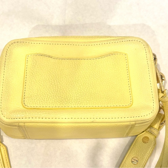AUTHENTIC Marc Jacobs The Softshot Crossbody in Meringue Natural Grain Leather - Picture 10 of 11
